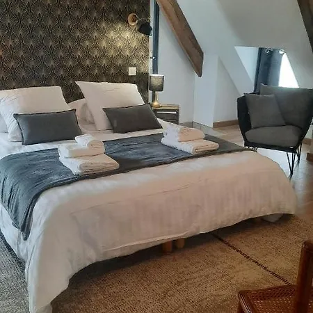 فندق مبيت وإفطار Manoir De Pierreville 3*