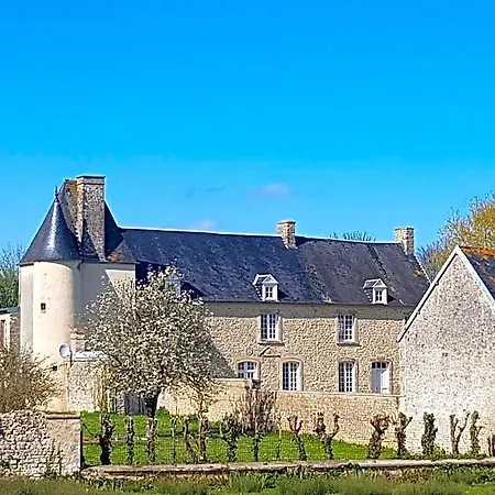 Manoir De Pierreville فندق مبيت وإفطار Audouville-la-Hubert