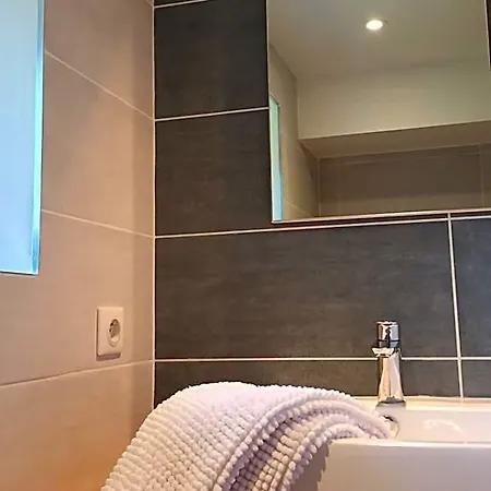 فندق مبيت وإفطار Manoir De Pierreville 3*