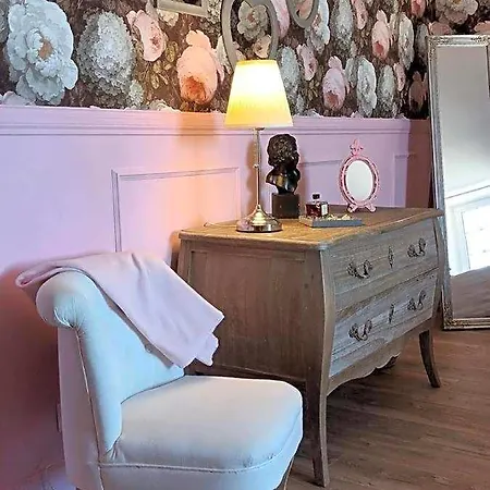فندق مبيت وإفطار Manoir De Pierreville 3*