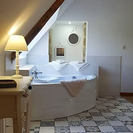 Manoir De Pierreville فندق مبيت وإفطار Audouville-la-Hubert