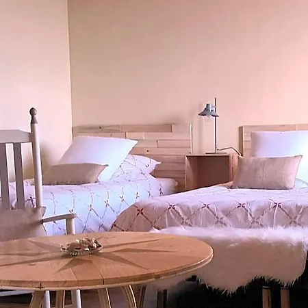 فندق مبيت وإفطار Manoir De Pierreville 3*
