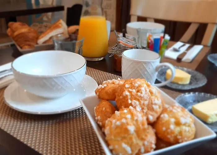 Manoir De Pierreville فندق مبيت وإفطار